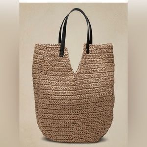 Banana Republic stray tote bag. 2023 collection